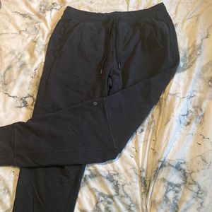 Lululemon city sweat jogger hblk (Hea there’s black / dark grey colour)